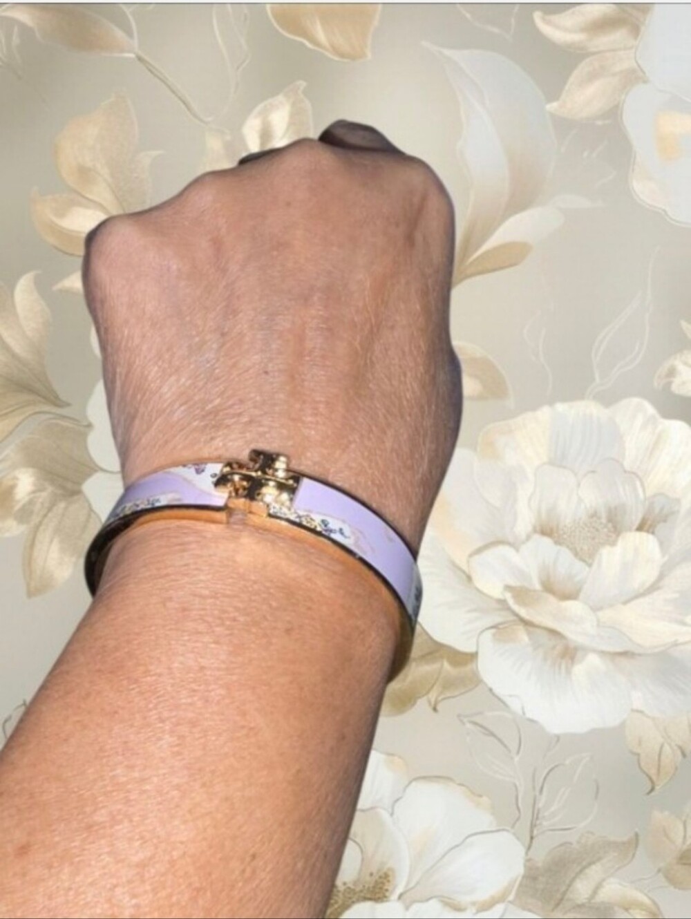 Fashion Jewelry Lavender Hinged Enamel Floral Gold-Trim Logo Hinge Bracelet - Picture 8 of 8